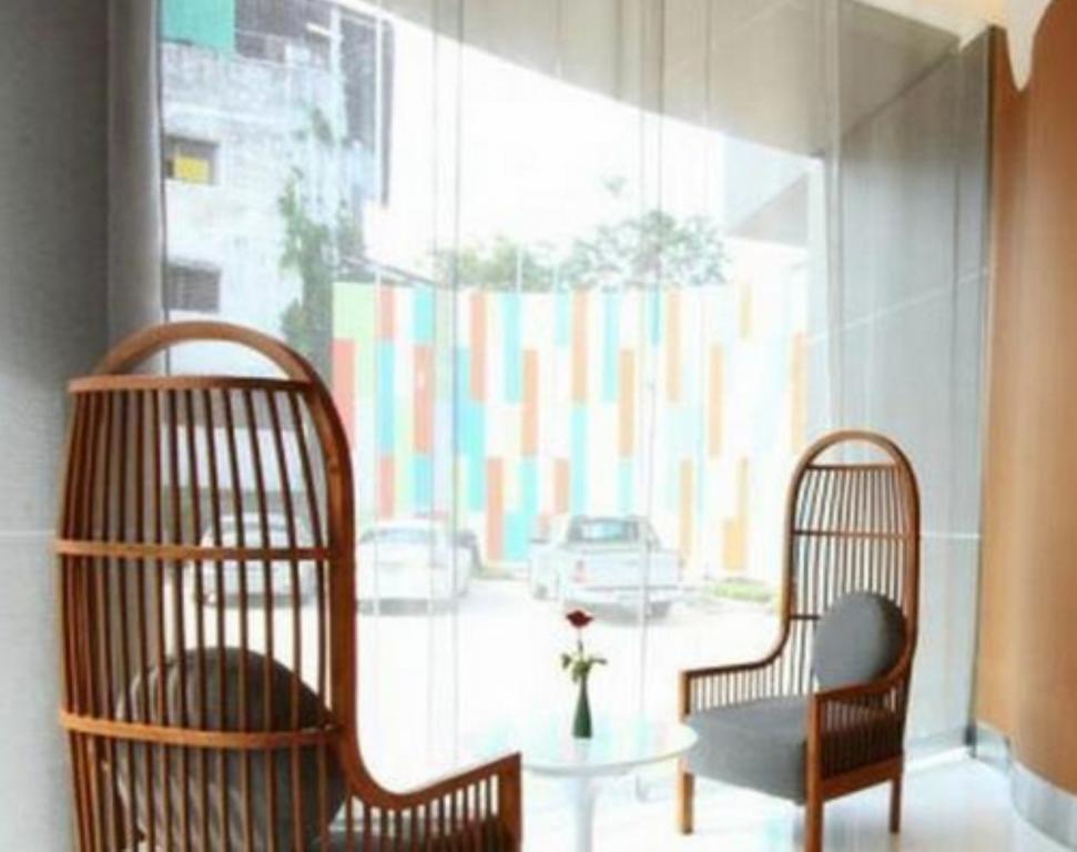 Hotel Papa Bangkok Siriraj Luaran gambar