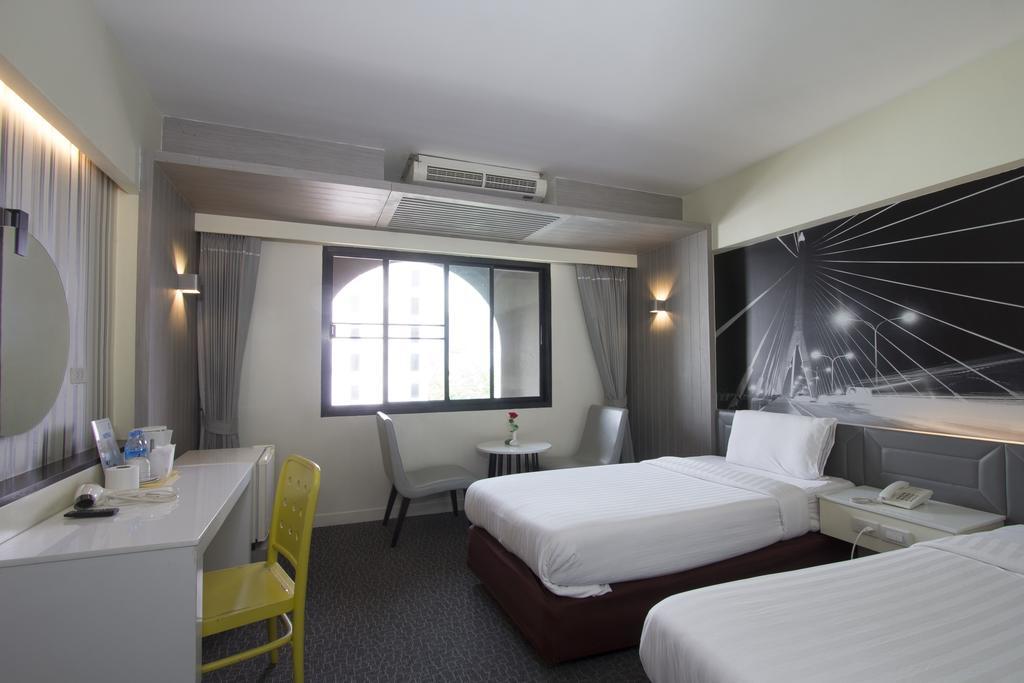 Hotel Papa Bangkok Siriraj Luaran gambar