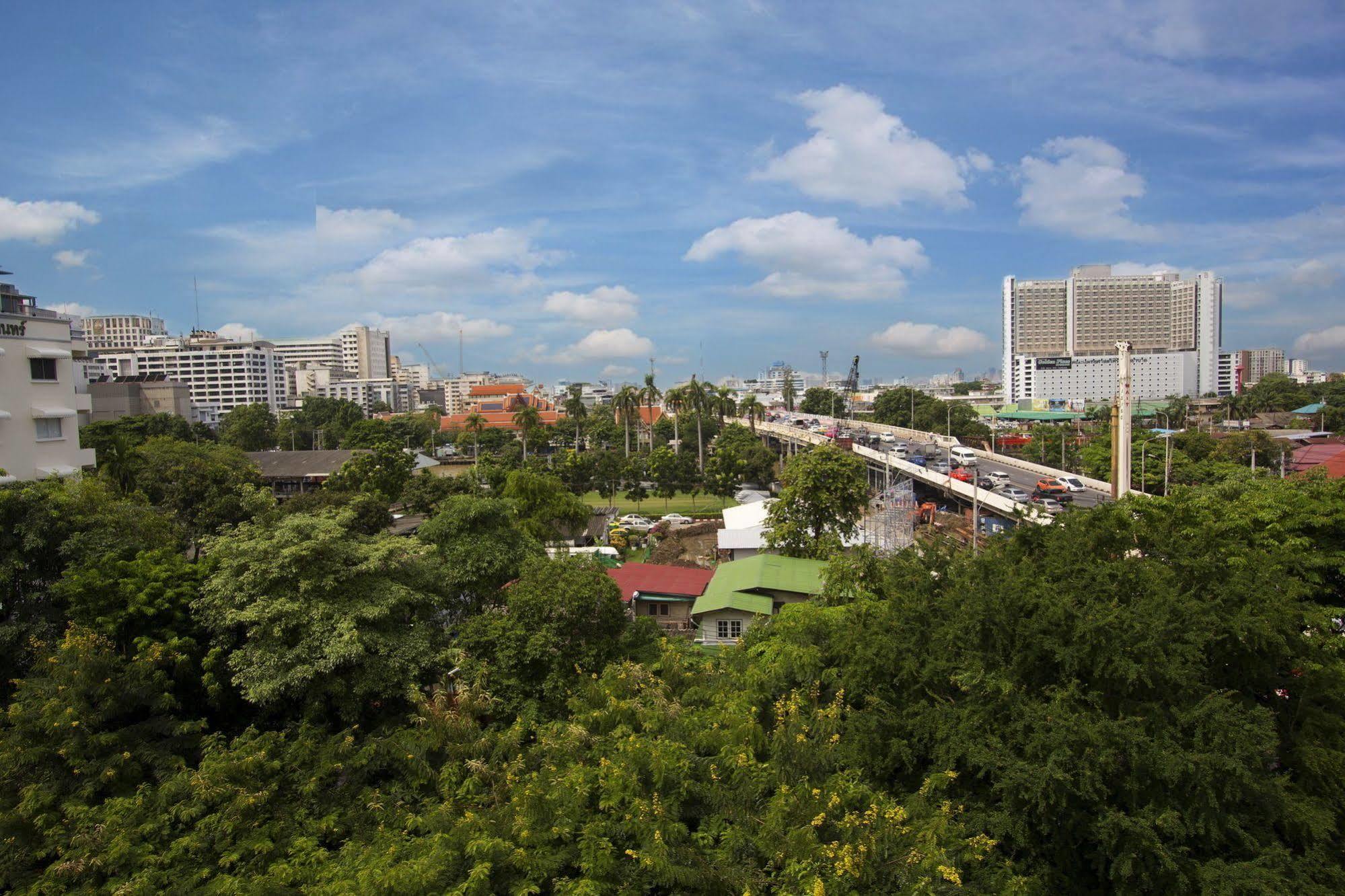 Hotel Papa Bangkok Siriraj Luaran gambar