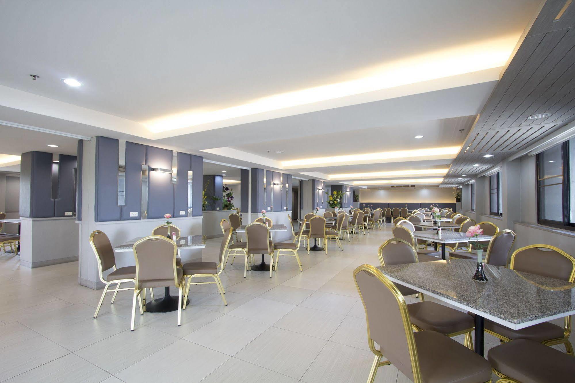 Hotel Papa Bangkok Siriraj Luaran gambar